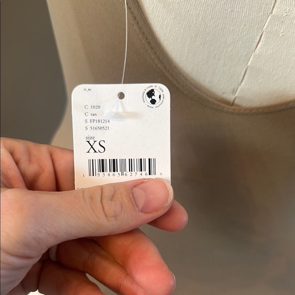 Free people keep it sleek
Xs body suit - Picture 3 of 4